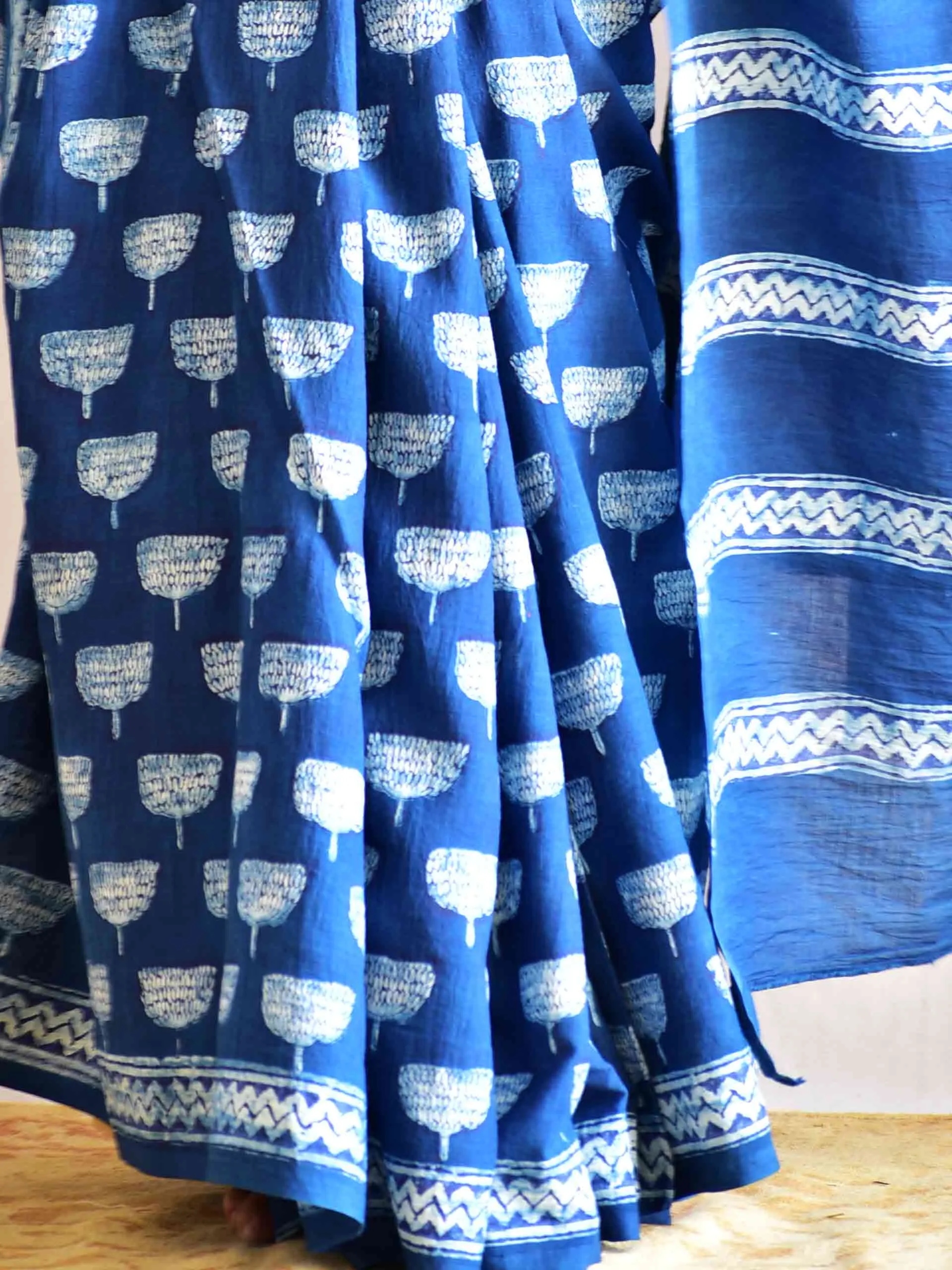 Rubaab Indigo mul cotton saree